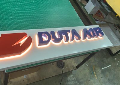 Signage Supplier Singapore backlit3-400x284 portfolio-client-Duta-Air